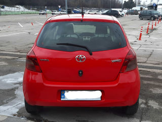 Toyota Yaris foto 4