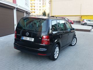 Volkswagen Touran foto 4