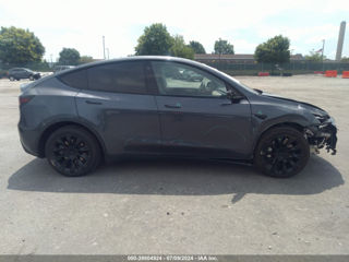 Tesla Model Y foto 6