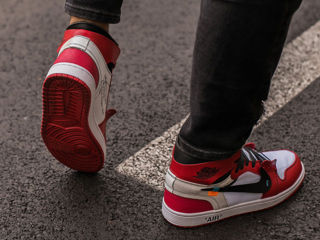 Nike Air Jordan 1 Retro High x Off-White Unisex foto 9