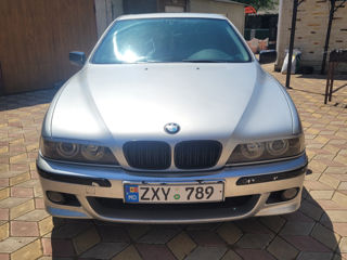 BMW 5 Series foto 1