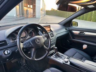 Mercedes C-Class foto 10