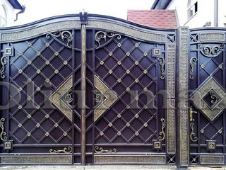 Balustrade,garduri, copertine,  porți, gratii, uși metalice ,alte confecții din fier . foto 1