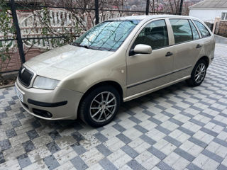 Skoda Fabia foto 2