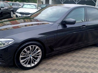 BMW 5 Series foto 15