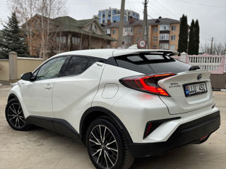 Toyota C-HR foto 4