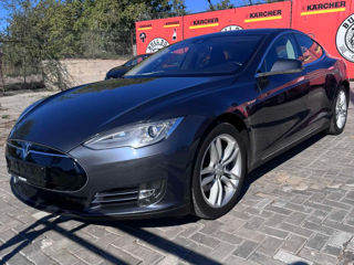 Tesla Model S foto 2