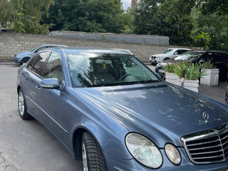 Mercedes E-Class foto 1