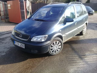 Opel Zafira foto 1