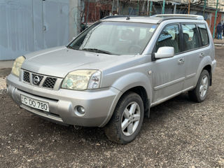 Nissan X-Trail foto 2