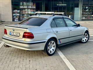 BMW 5 Series foto 4