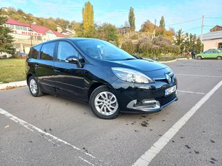 Renault Grand Scenic foto 2