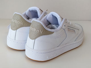 Новые Reebok белые кожаные 38.5