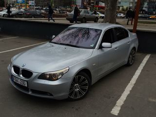 BMW 5 Series foto 3