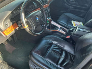 BMW 5 Series foto 5