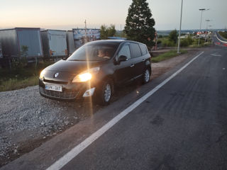 Renault Grand Scenic foto 4