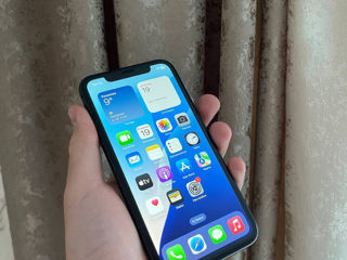 iPhone 11 / 128GB foto 2