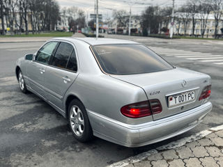 Mercedes E-Class foto 4