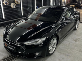 Tesla Model S foto 1