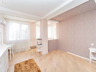 Apartament cu 3 camere, 82 m², Botanica, Chișinău foto 3