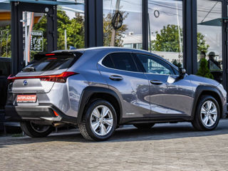 Lexus UX foto 2