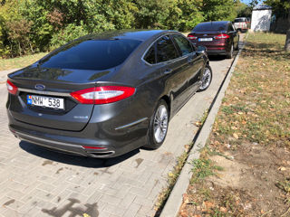 Ford Mondeo foto 2