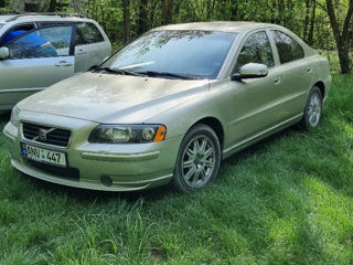 Volvo S60 фото 1