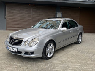 Mercedes E-Class foto 1