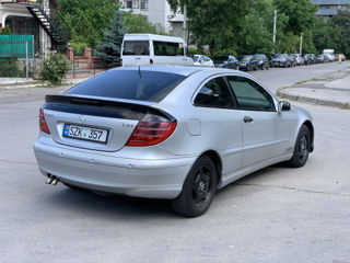 Mercedes C-Class Coupe foto 3