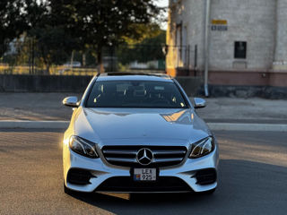 Mercedes E-Class foto 1