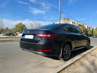 Skoda Superb foto 3