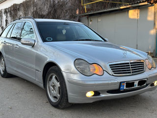 Mercedes C-Class foto 10