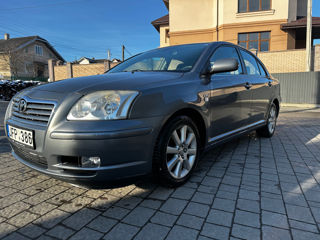 Toyota Avensis foto 3