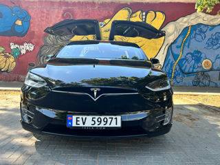 Tesla Model X foto 8