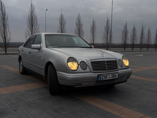 Mercedes E-Class foto 3