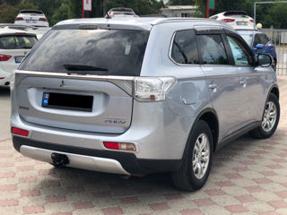 Mitsubishi Outlander foto 4