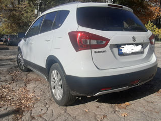 Suzuki S-Cross foto 2