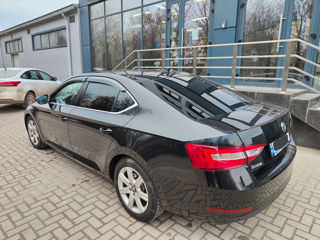 Skoda Superb foto 2