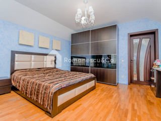 Casă în centru, 150 mp+2 ari, disponibilă în rate! foto 2