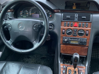 Mercedes E-Class foto 5