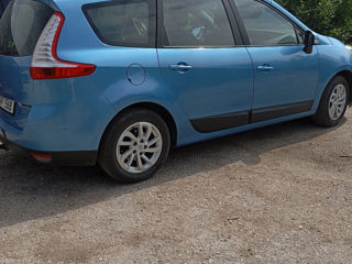 Renault Grand Scenic foto 6