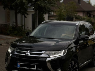 Mitsubishi Outlander foto 1