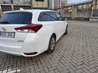 Toyota Auris foto 4