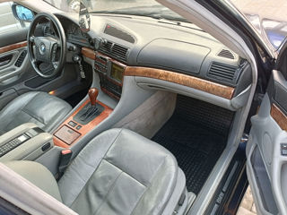 BMW 7 Series foto 2