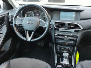 Infiniti Q30 foto 12