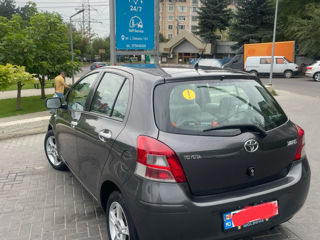 Toyota Yaris foto 2