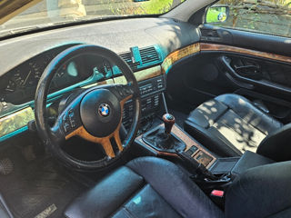 BMW 5 Series foto 7