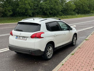 Peugeot 2008 foto 3