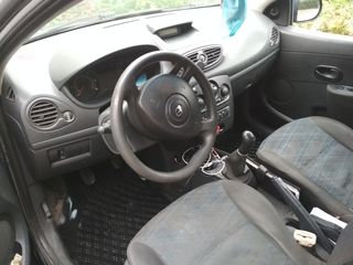 Renault Clio foto 2