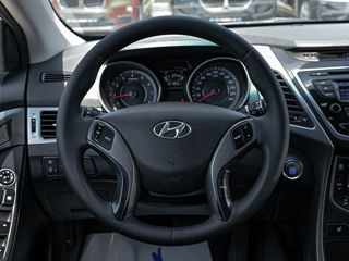 Hyundai Elantra foto 9